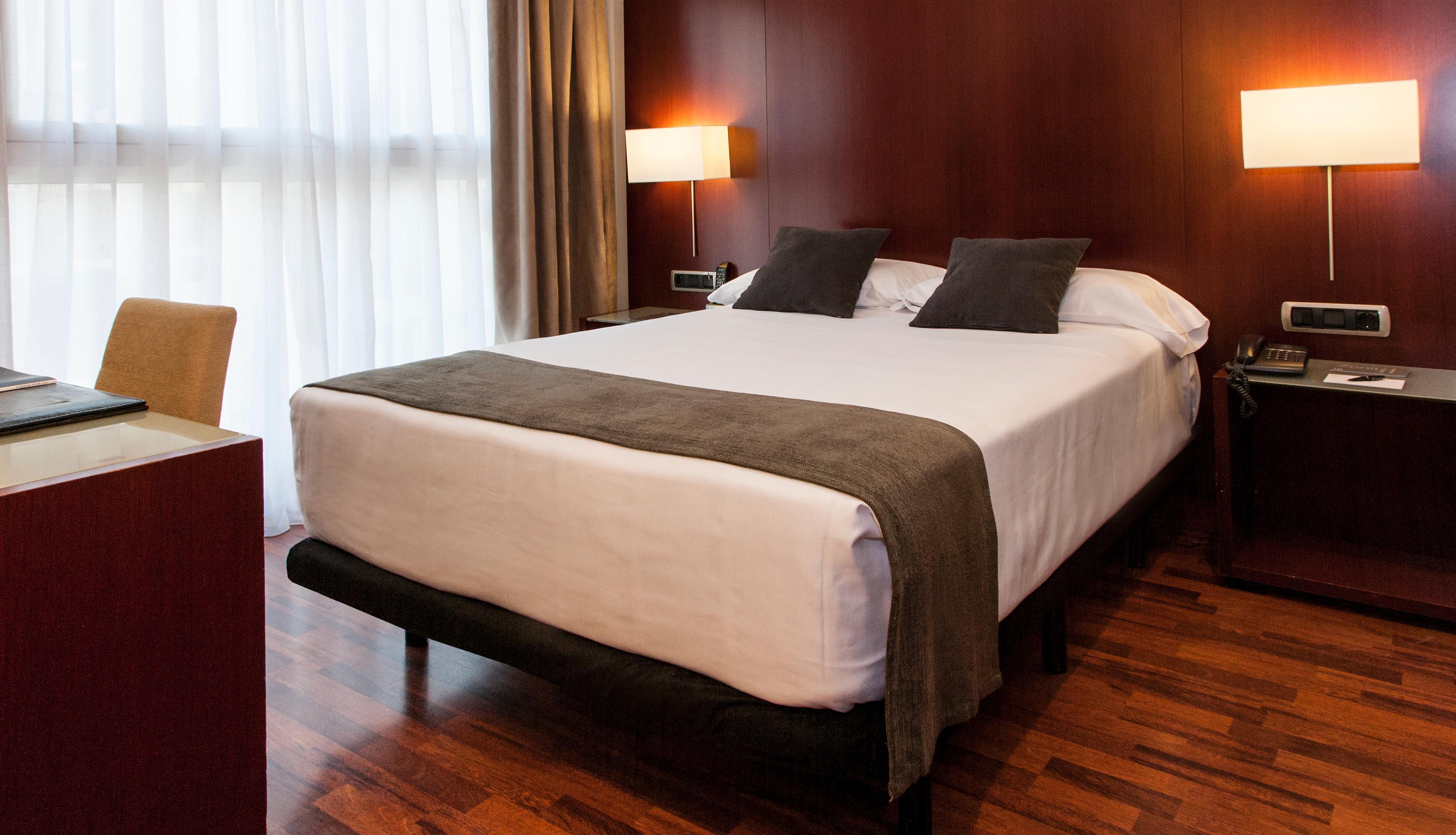 โฮเต็ล เซนิท โครูน่า Hotel โอโกรูญา ภายนอก รูปภาพ